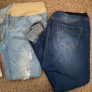 Lot of (2) maternity skinny jeans
